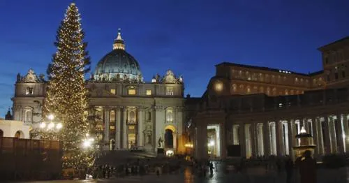 Árvore de Natal é sinal da luz de Deus que ilumina as trevas, diz o Papa -  Bíblia Católica News