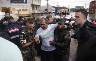 Exército ajudando a população do Vale do Taquari (RS) das enchentes