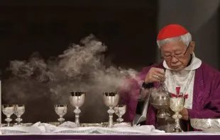Cardeal Joseph Zen celebra missa pela alma de dom Michael Yeung, bispo de Hong Kong, em 10 de janeiro de 2019.