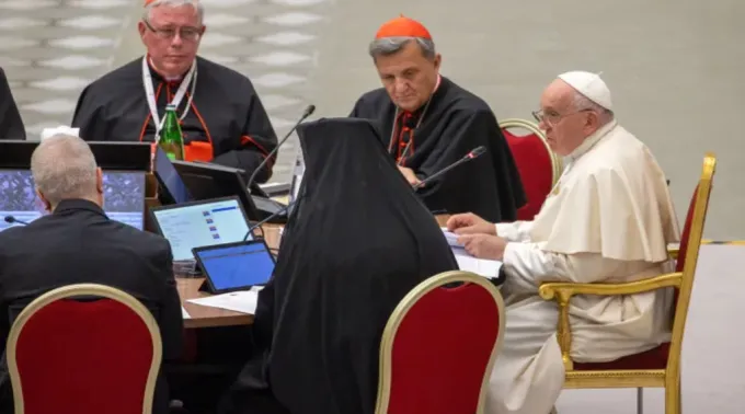 Papa Francisco ontem (4) no sínodo da sinodalidade. ?? 