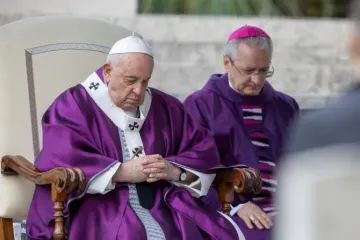 Papa Francisco celebrou missa no Cemitério de Guerra de Roma pela Comemoração de Todos os Fiéis Defuntos