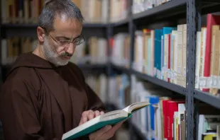 O pregador da Casa Pontifícia, o frade capuchinho Roberto Pasolini.