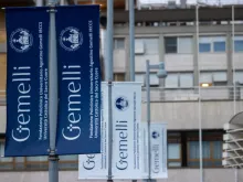 O hospital policlínico Agostino Gemelli, em Roma, onde o papa Francisco foi internado com problemas pulmonares