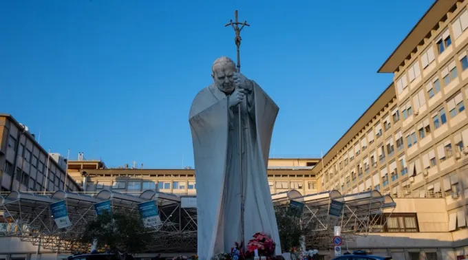 Hospital Policlínico Agostino Gemelli, fachada