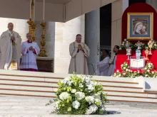 O papa Leão XIV em missa de canonização hoje (19) no Vaticano.