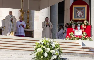 O papa Leão XIV em missa de canonização hoje (19) no Vaticano.