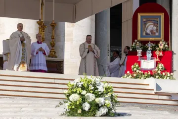 Leão XIV em missa de canonização no Vaticano em 19 de outubro de 2025