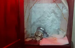 Os vândalos violaram o sacrário e depois espalharam as Hóstias consagradas da igreja em Oriximiná (PA)