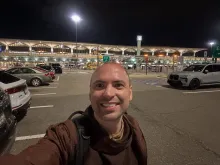 Frei Gilson chega aos EUA para Congresso da Comunidade Obra de Maria em Massachussets.