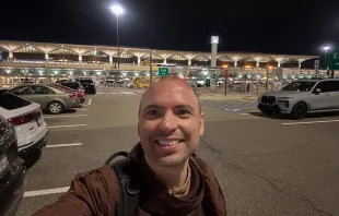 Frei Gilson chega aos EUA para Congresso da Comunidade Obra de Maria em Massachussets.