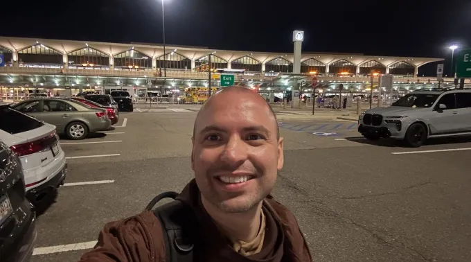 Frei Gilson chega aos EUA para Congresso da Comunidade Obra de Maria em Massachussets. ?? 