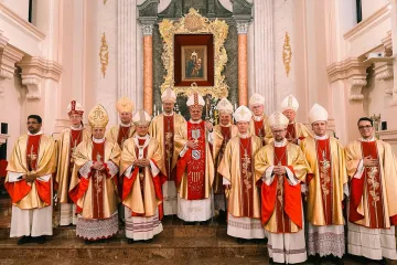 Cardeal Paulo Cezar Costa no santuário mariano de Berdychiv, na Ucrânia