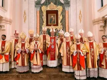 Cardeal Paulo Cezar Costa no santuário mariano de Berdychiv, na Ucrânia