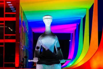 STF foi iluminado com as cores de um arco-íris