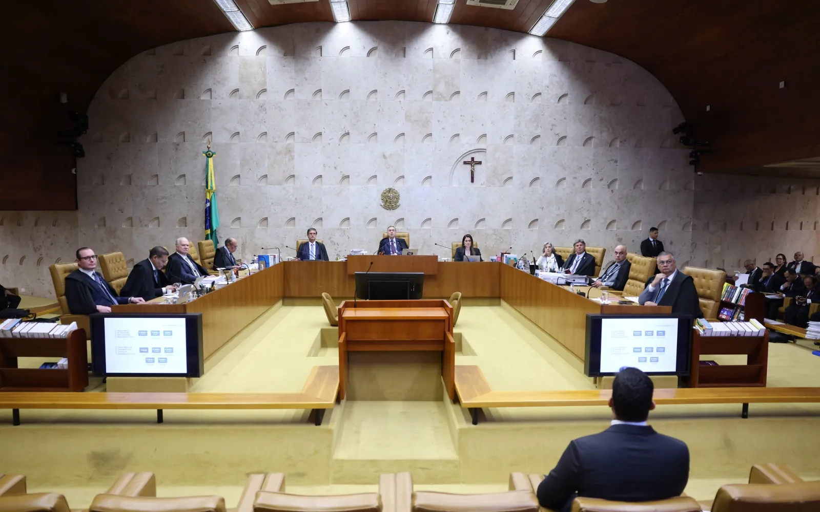 Maioria do STF derruba decisão de Barroso que autoriza enfermeiros a realizar abortos previstos em Lei