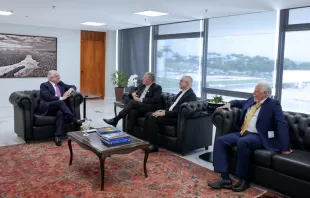 O cardeal Jaime Spengler, presidente da CNBB e dom João Justino de Medeiros, primeiro vice-presidente, em audiência com o presidente do STF, ministro Edson Fachin
