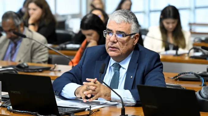 senador Eduardo Girão