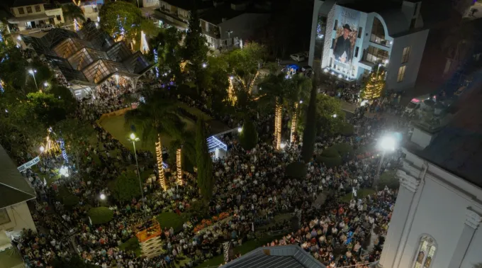 Procissão luminosa da 40ª Romaria Vocacional do servo de Deus monsenhor João Benvegnú.