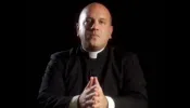 França ameaça processar padre por dizer que atos homossexuais são pecado