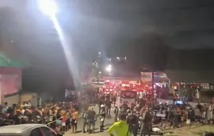 Micro-ônibus atropelou fiéis em procissão do domingo de Páscoa