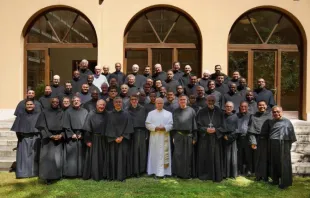 Leão XIV com seus irmãos agostinianos em Roma / Imagem ilustrativa.