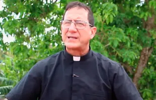 O padre cubano Alberto Reyes