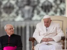 Papa Francisco durante a Audiência Geral na Praça de São Pedro em 13 de março de 2024.