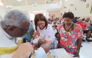 Dóris Hipólito é madrinha de batismo da filha de Evelyn.