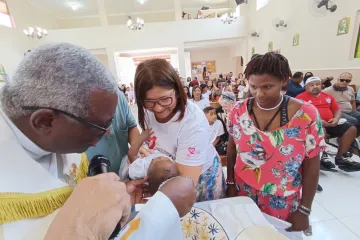 Dóris Hipólito é madrinha de batismo do filho de Evelyn.