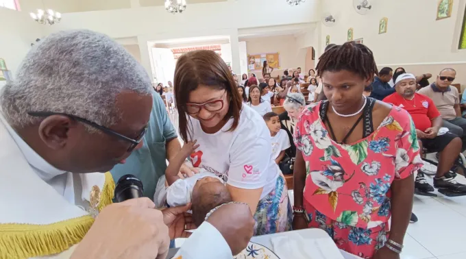 Dóris Hipólito é madrinha de batismo do filho de Evelyn. ?? 