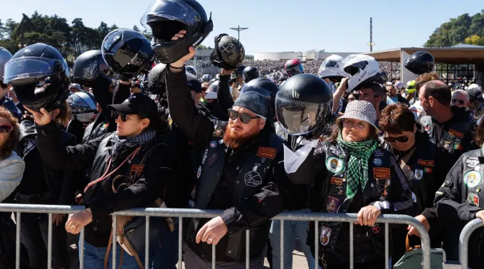Motociclistas peregrinos no santuário de Fátima