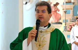O bispo auxiliar eleito da Paraíba, padre Alcivan Tadeus Gomes de Araújo