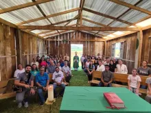 Dom Amilton celebra missa em capela provisória reconstruída em Guarapuava