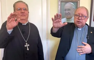 Dom Fernando Rifan e dom Roberto Francisco Ferrería Paz abençoando os candidatos a vereador e prefeito que concorrerão as eleições municipais 2024