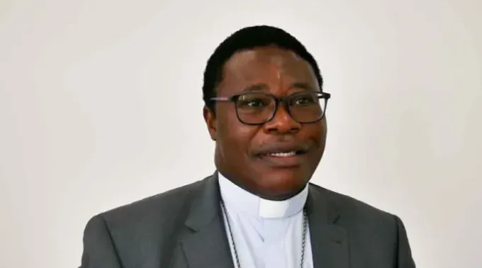 Dom Bruno Ateba, bispo de Maroua-Mokolo (Camarões). ?? 
