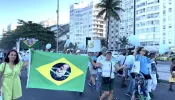 Centenas de pessoas marcham em defesa da vida no Rio de Janeiro