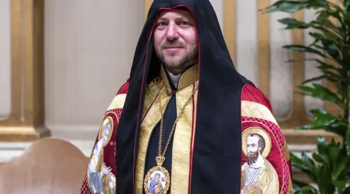 Cardeal Mykola Bychok, bispo da eparquia dos santos Pedro e Paulo de Melbourne para os católicos ucranianos na Austrália, Nova Zelândia e Oceania. ?? 