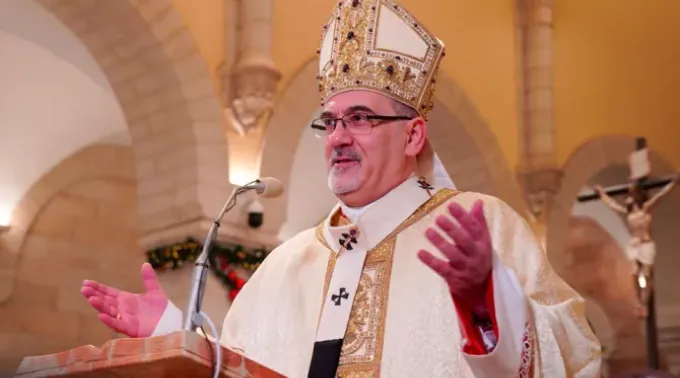 Cardeal Pierbattista Pizzaballa, patriarca latino de Jerusalém, na missa da noite de Natal em Belém. ?? 