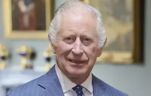 Rei Charles III do Reino Unido.