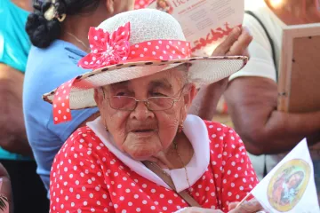 Cearense vestida como a beata Benigna Cardoso.