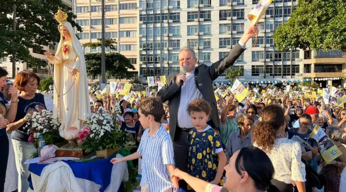 Cenáculo mariano na praia de Icaraí em 2023. ?? 