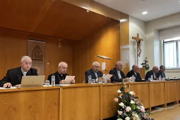 Bispos da CEP reunidos