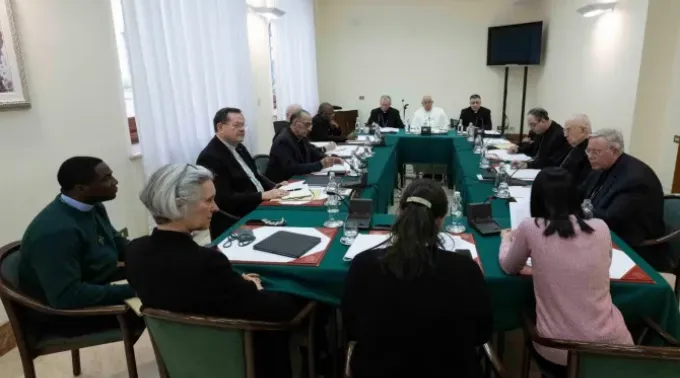 Reunião do Conselho dos Cardeais segunda-feira, 5 de fevereiro ?? 