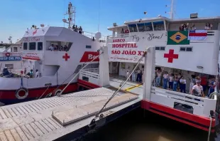 Barcos Hospitais Papa Francisco e Papa São João XXIII.