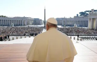 Papa Francisco na Audiência Geral na praça de São Pedro.