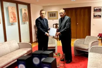 Cardeal Juan José Omella e Javier Cremades.