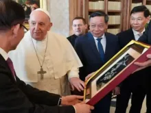 Encontro do papa Francisco com a delegação do Partido Comunista do Vietnã