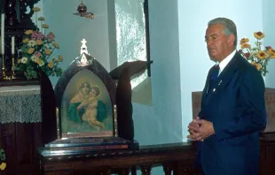 O venerável João Luiz Pozzobon e a imagem da Mãe Peregrina