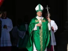 O papa Leão XIV chega à Praça de São Pedro