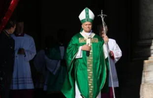 O papa Leão XIV chega à Praça de São Pedro